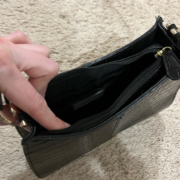 🚫SOLD Liz Claiborne croc shoulder bag - Picture 2 of 2